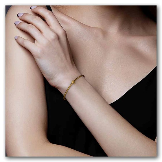Kuvera 24K Cross Charm